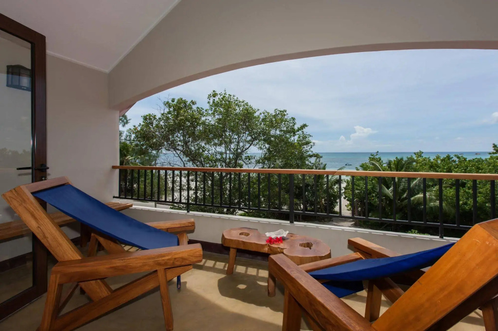 LHirondelle Self Catering Guest House