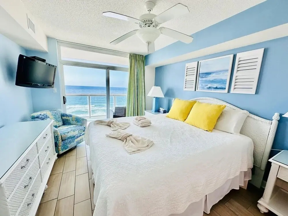 Bluewater Keyes 903 3 Bedroom Condo by RedAwning, North Myrtle Beach