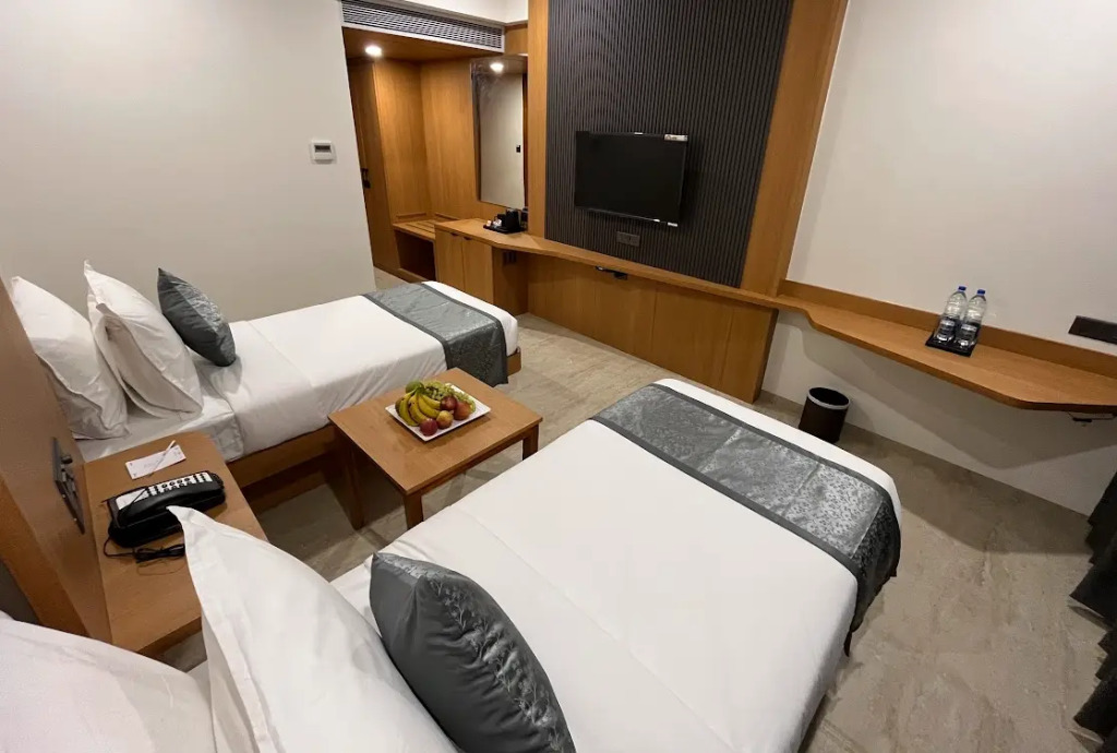 Mastiff Hotel Crystara Jalgaon