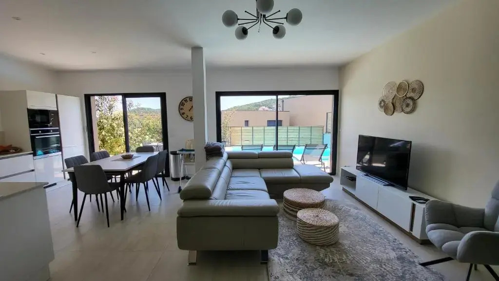 Villa avec piscine privée à 400m de la plage - 4 chambres