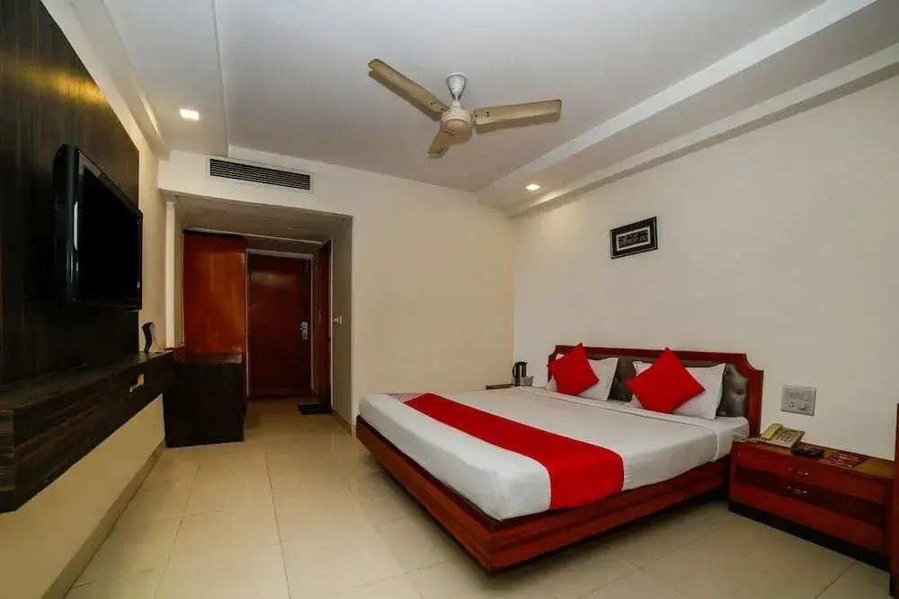 OYO 22953 Hotel Shelter