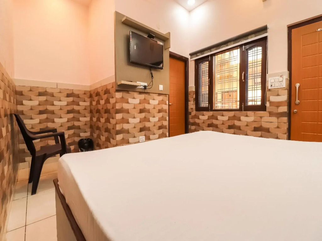 SPOT ON 85285 Shikhar Hotel
