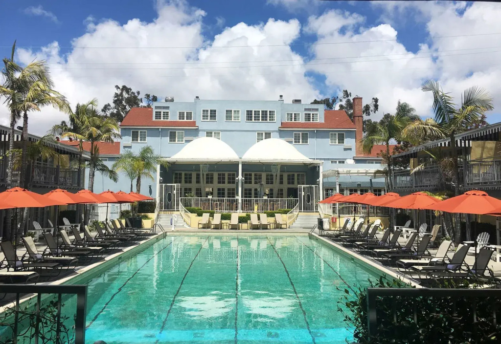 The Lafayette Hotel, Swim Club & Bungalows