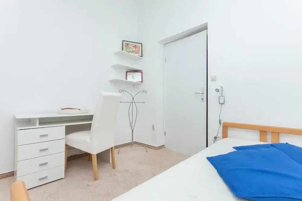 Apartment 1893