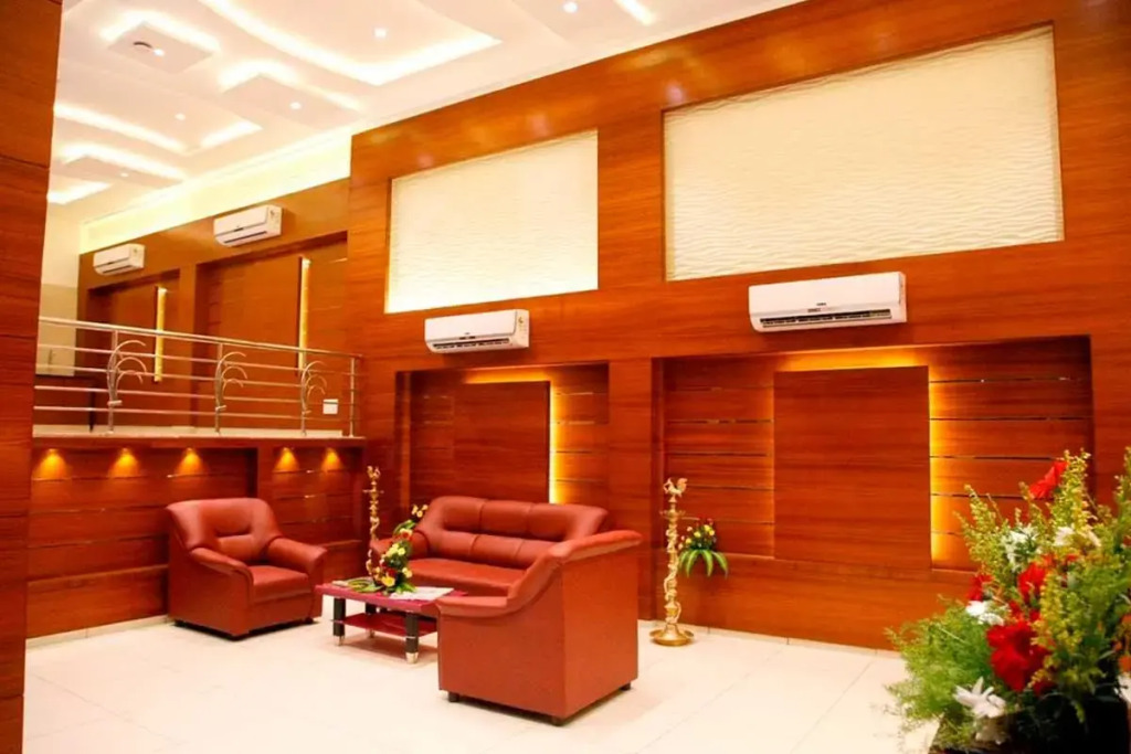 Poppys S.E.T Residency Kumbakonam.