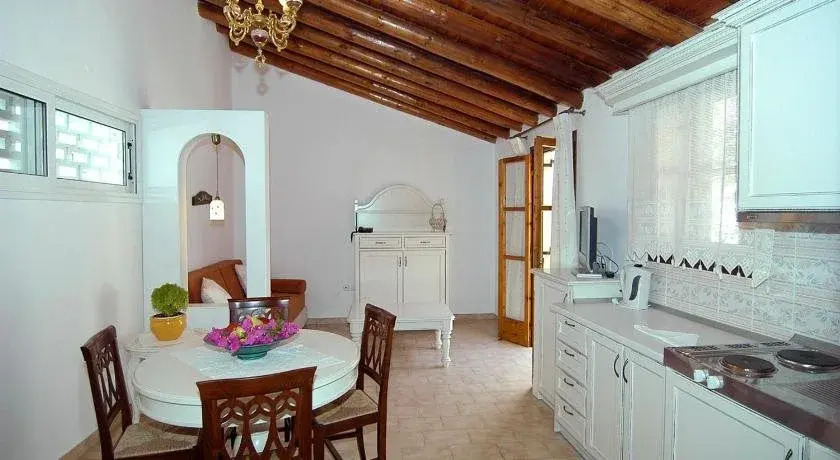 Olympia Village Hotel