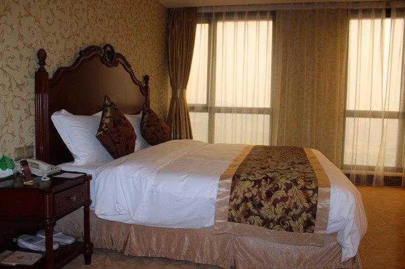 Yifeng Harbour Hotel