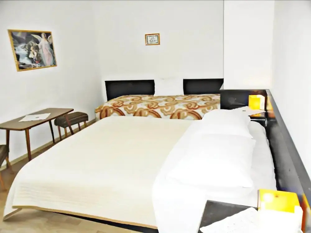 Apartments Josip / Three Bedrooms A1