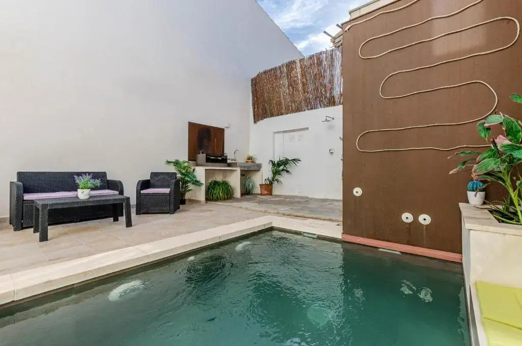 YourHouse Can Jordi, air conditioned holiday house with private pool
