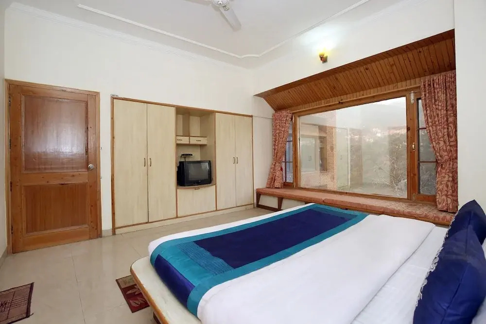 OYO 10208 Home Valley View 2BHK Kasauli