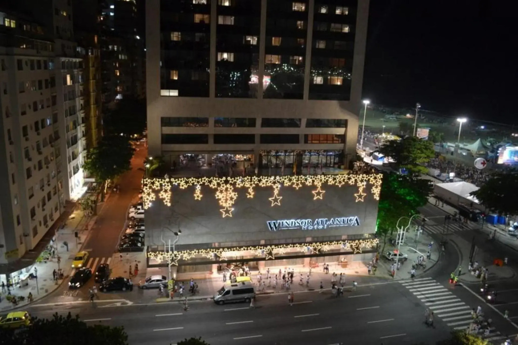 Studio moderno e de luxo com vista mar para 4 pessoas em Copa!