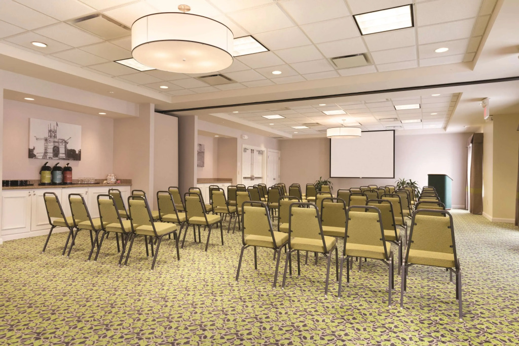 Hilton Garden Inn Akron-Canton Airport