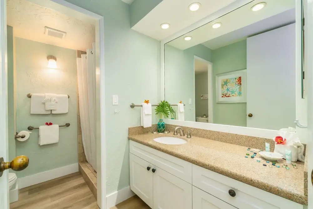 Papakea K406 OceanView 2 Bedroom/2 bath 2 Condo by RedAwning