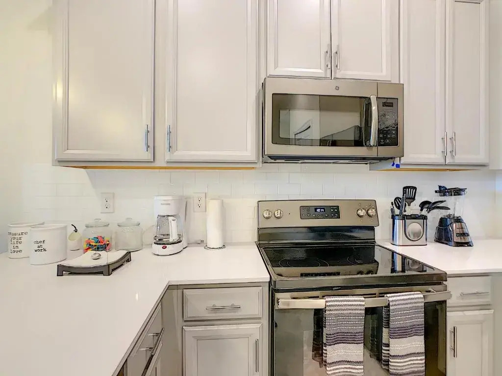 Fantastic Stylish 2BR condo in Four Corners with free Waterpark