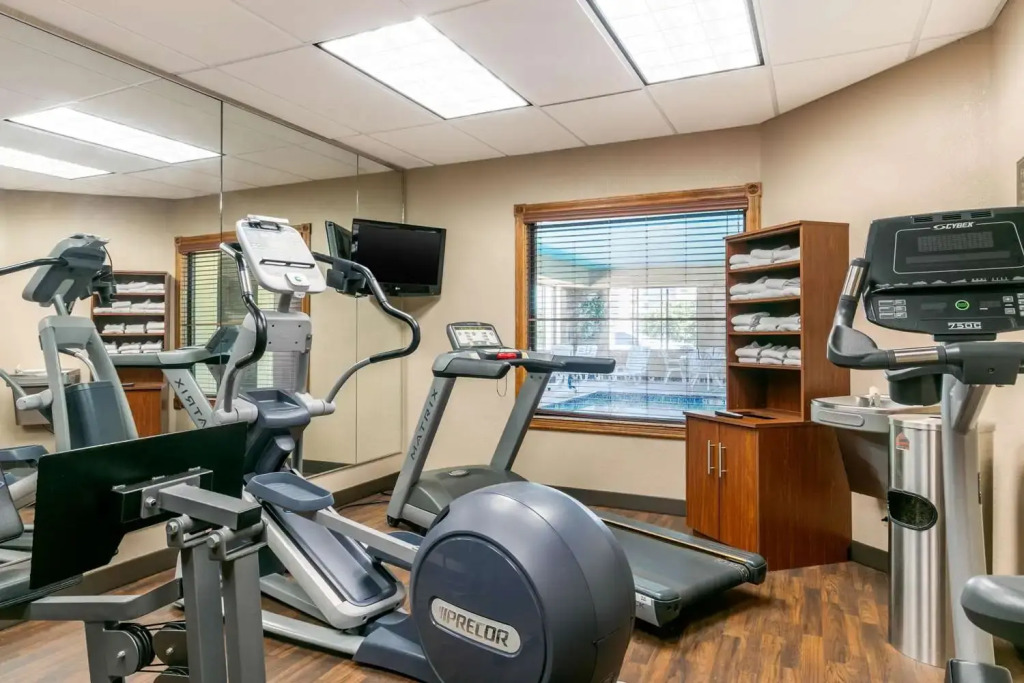 Comfort Suites Hopkinsville near Fort Campbell
