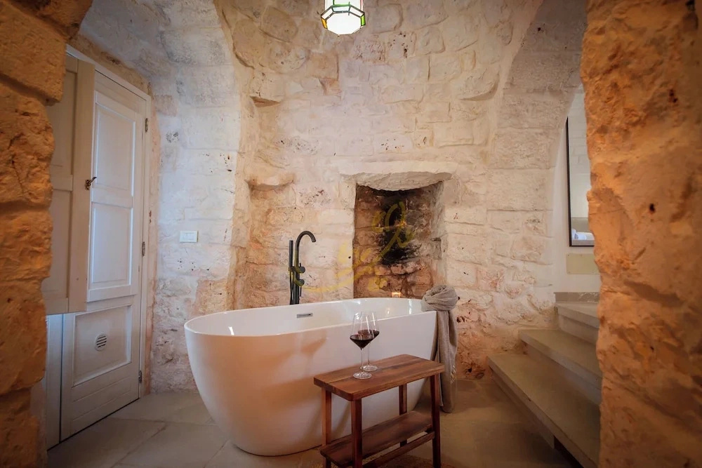 TD Trullo Titiro Vineyard, Wine Cellar & Pool