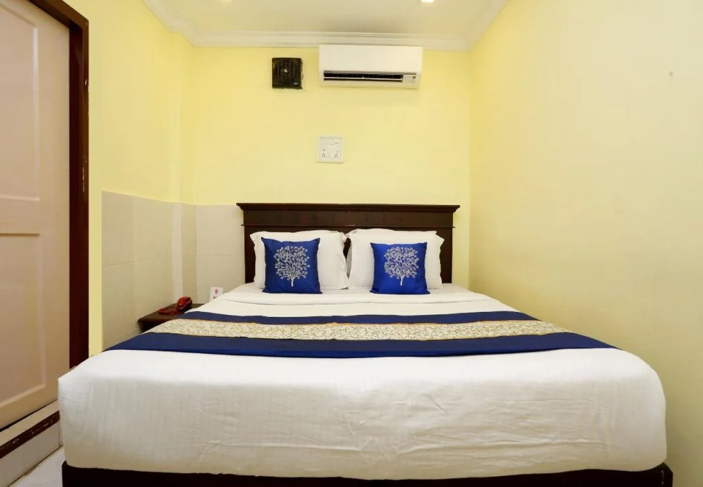 OYO 5643 Hotel Malabar Plaza