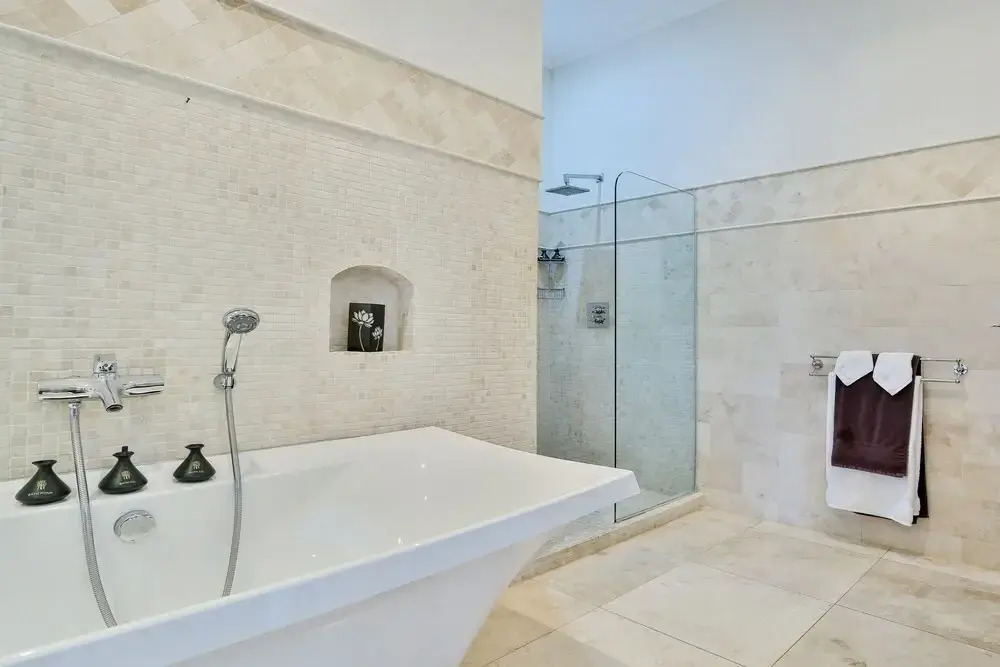 Cayman Villa - Contemporary 3 bedroom Villa with Stunning Ocean Views 3 Villa by RedAwning