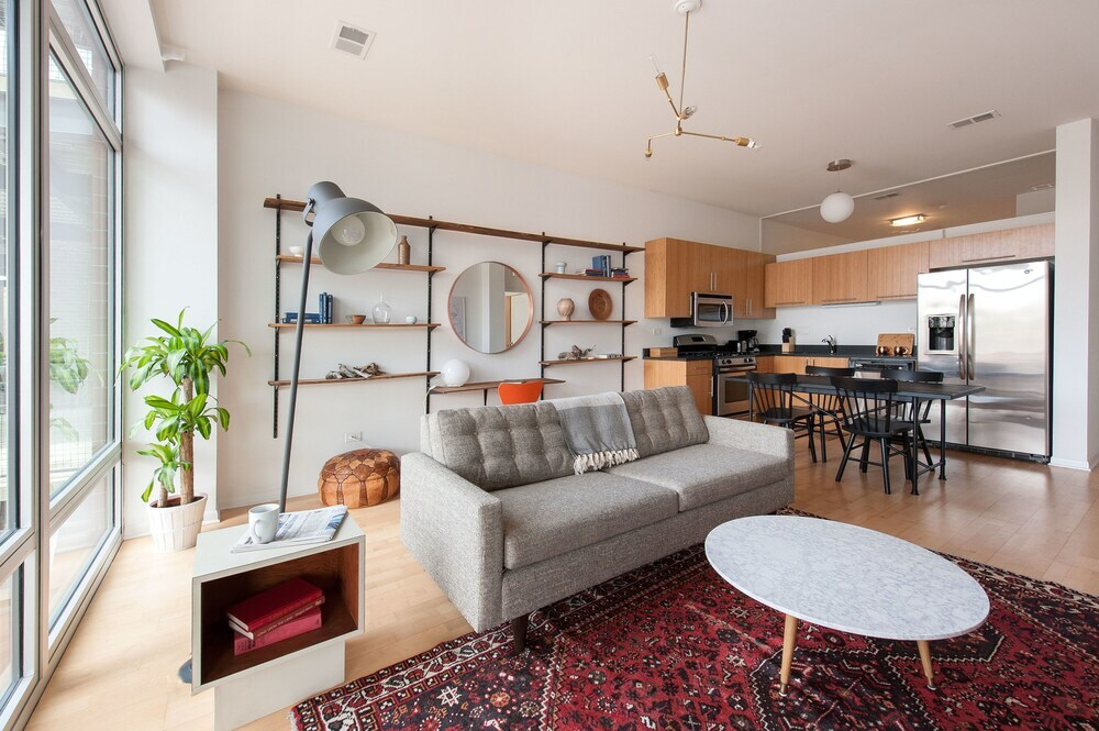 Vibrant Lincoln Park Suites by Sonder