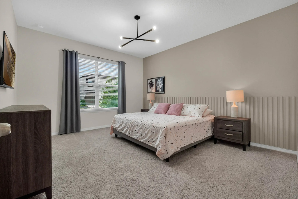 9 Bedrooms 6 Bathrooms Solara 9028 Fk