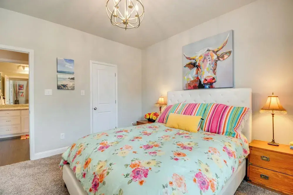 Gorgeous College Station Townhome w/ Patio!