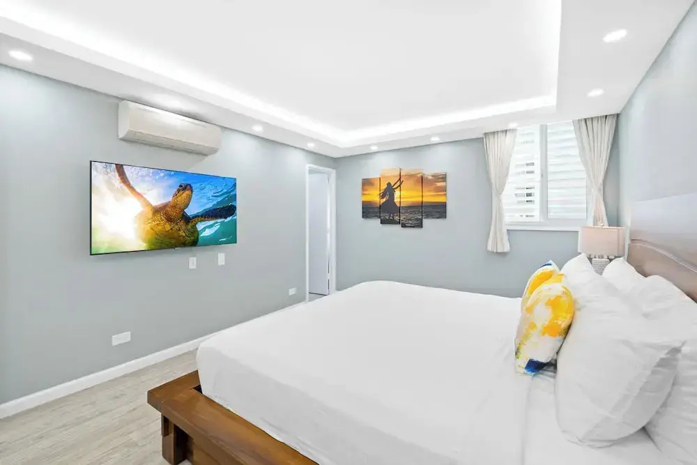 Scandia Tower Condo with 2BR and 2BA with Parking