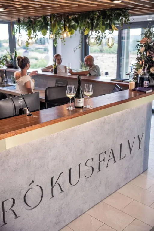 Rókusfalvy Borhotel és Fogadó