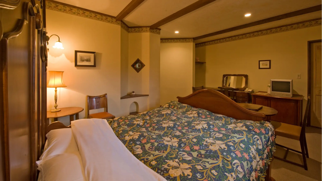 Kaedean Hotel