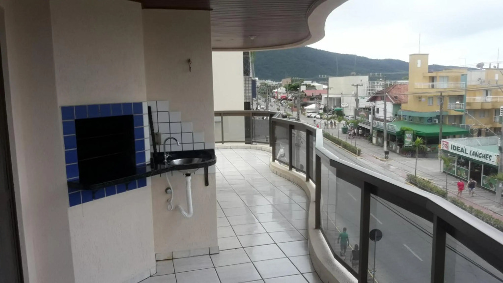 APTO 50M PRAIA NA AVENIDA - 6 PESSOAS, CHURRASQUEIRA, WIFI, SACADA, GARAGEM PARA VEICULOS PEQUENOS! - Residencial Roveda
