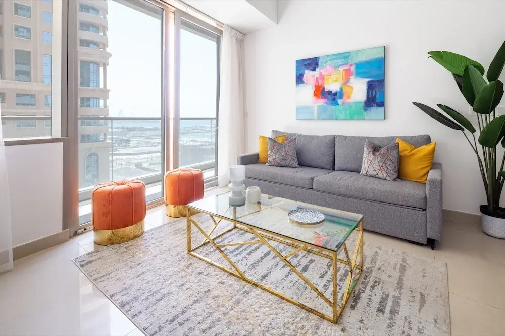 Elegant and Functional 2BR in Marina - Sleeps 5!