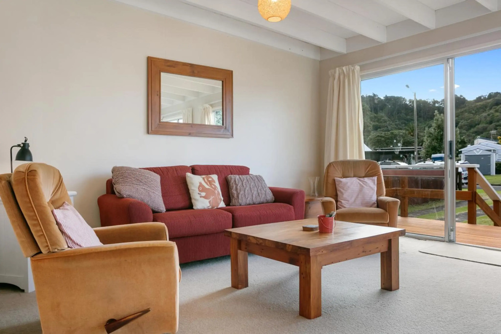 Clara's Togs and Towels - Waihi Accommodation - Bachcare NZ