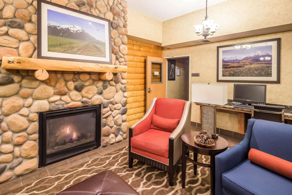Comfort Suites Anchorage International Airport