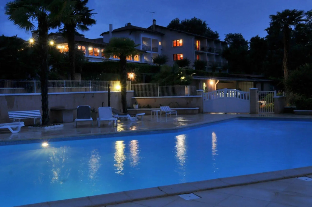 Logis Hôtel & Restaurant Aux Tauzins