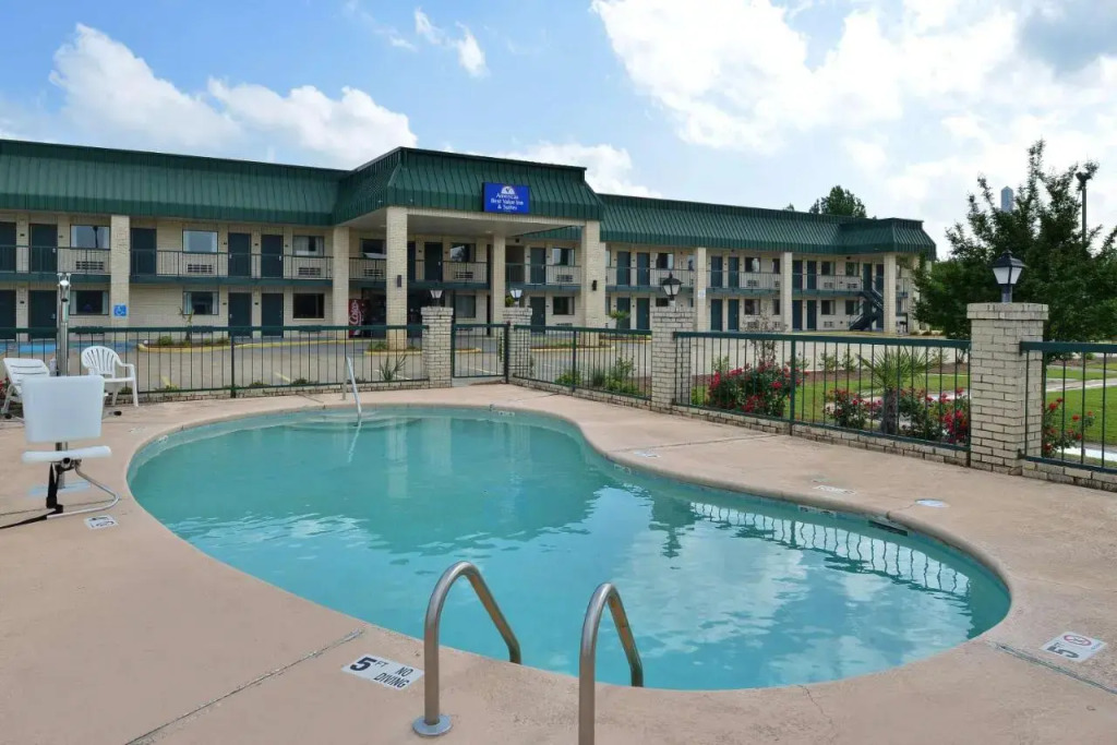 Western Inn Suites