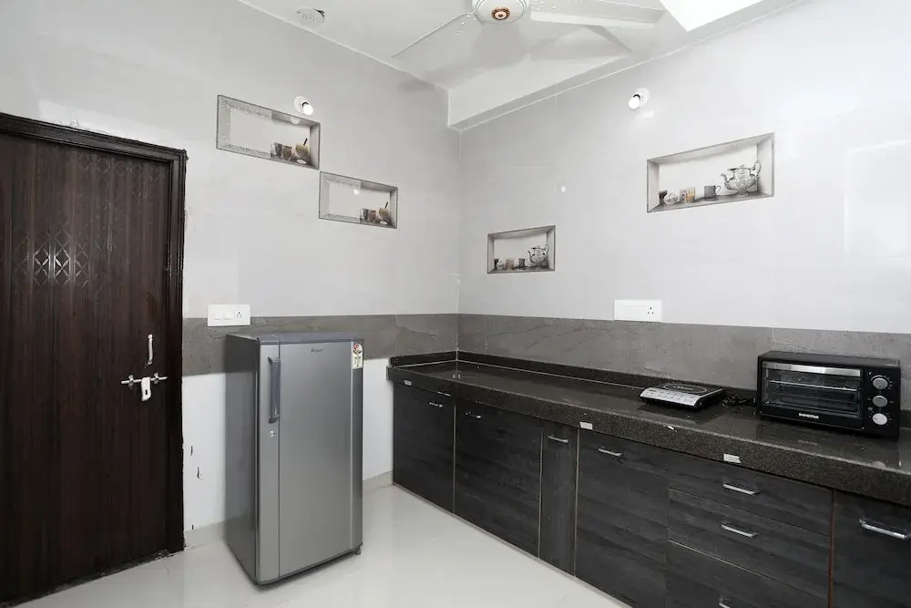 OYO 10064 Home Bright 3BHK Gulabh Bagh