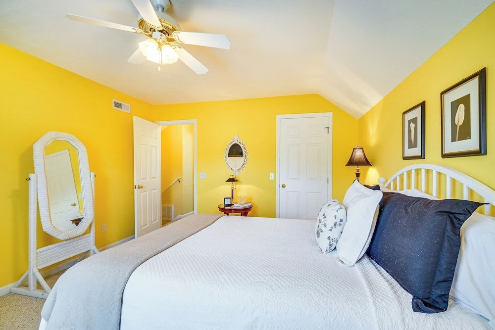 Pigeon Forge Home w/ Deck & Hot Tub Near Town!