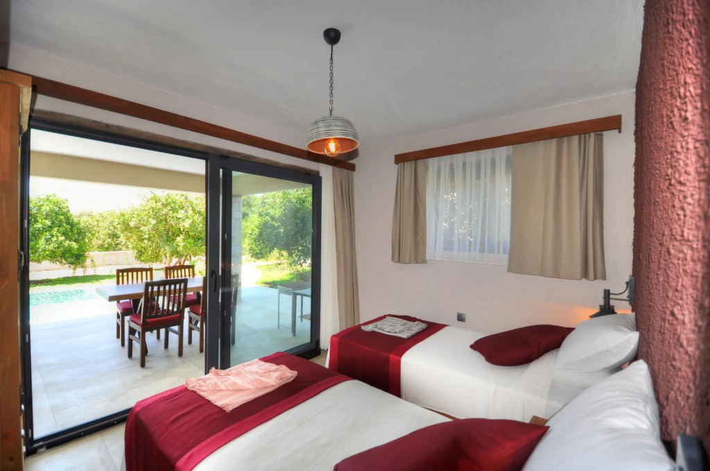 Volans Suites Villas