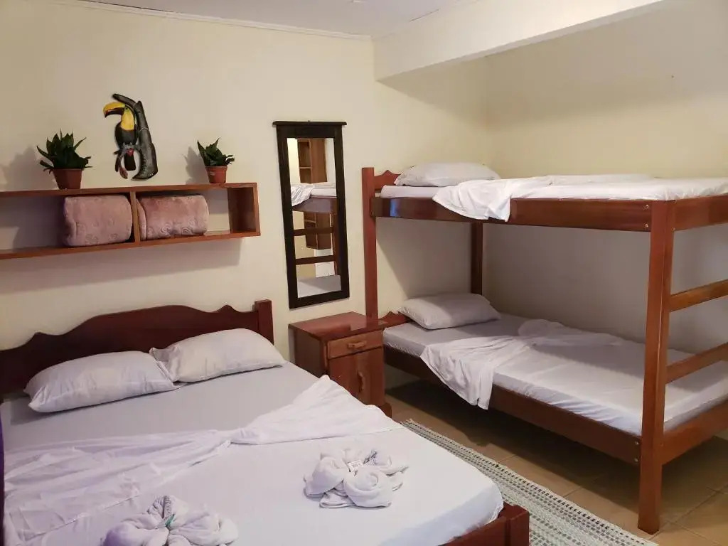 Cabinas Pura Vida B&B and Tour Operator