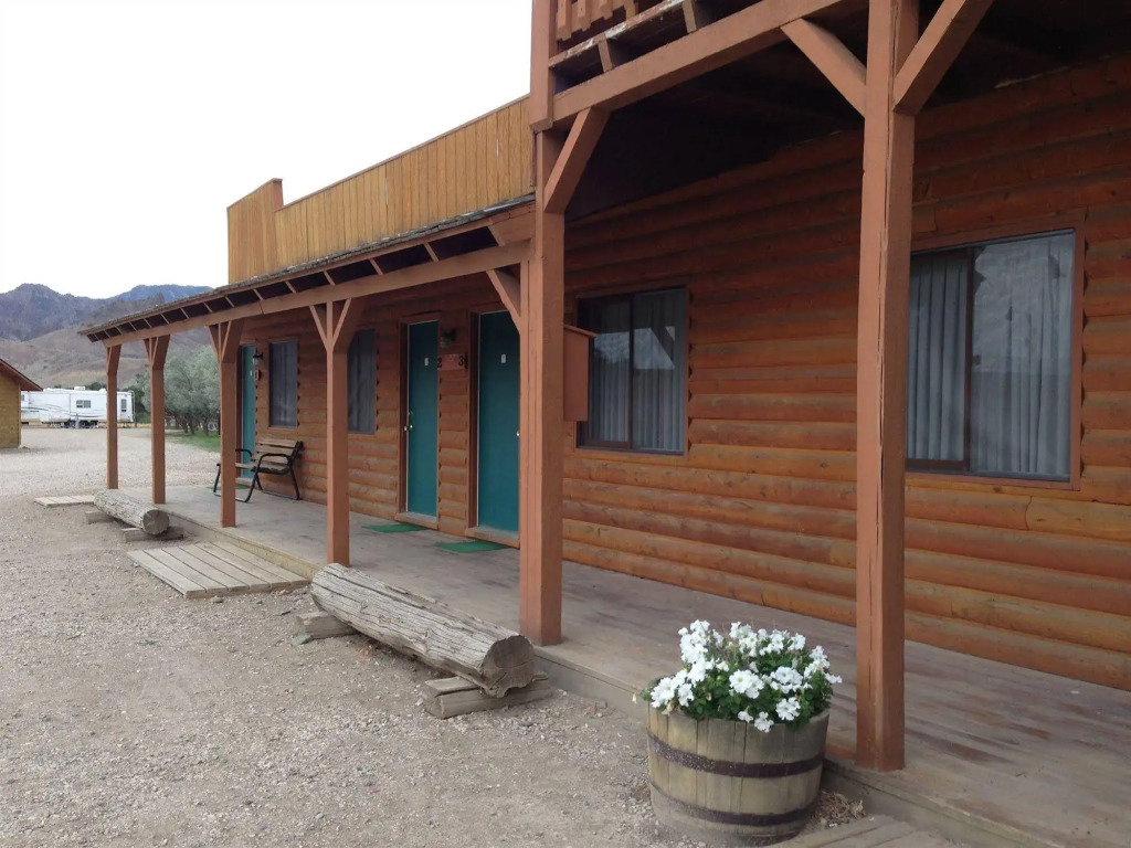Yellowstone Valley Inn