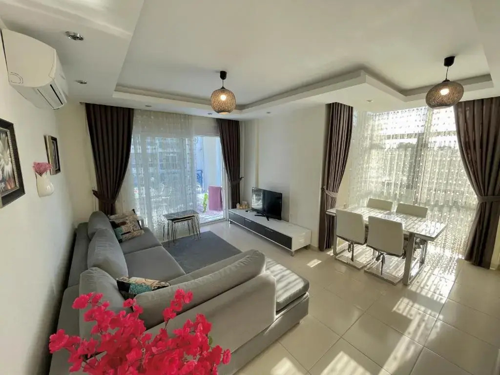 SA Apartments! 300m to the Beach