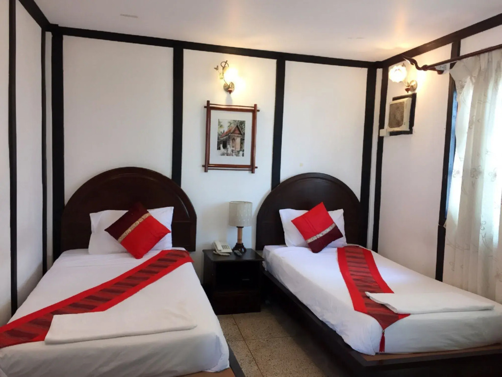 New Lao Paris Hotel