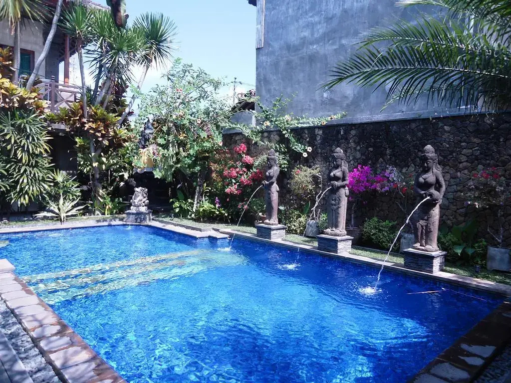 Wahyu Bungalow And Restaurant