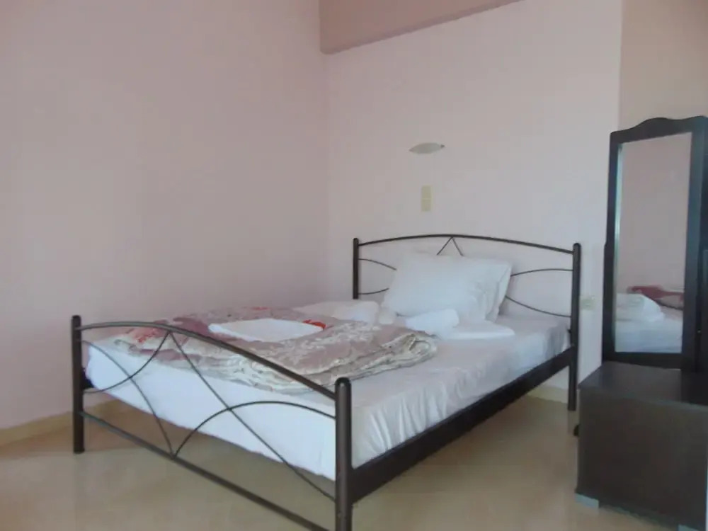 Comfy Beachfront Litinas Casa With Seaview
