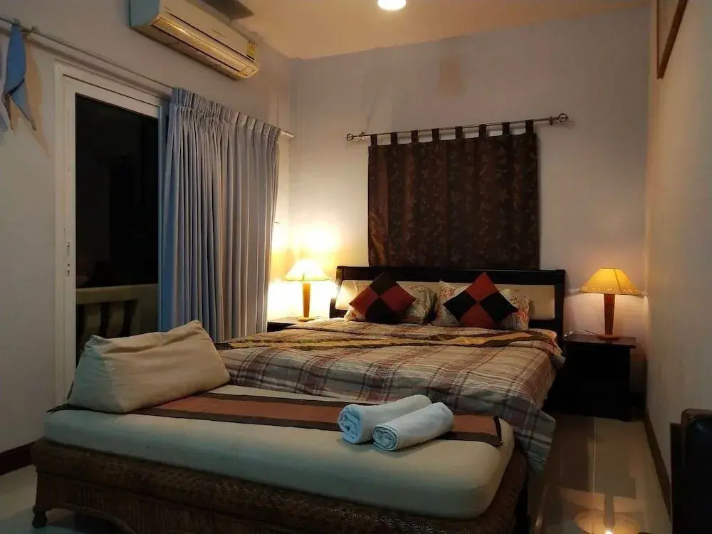 Zra House