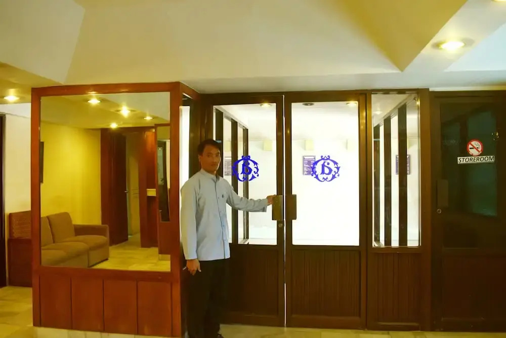 Hotel Grand Circle Inn