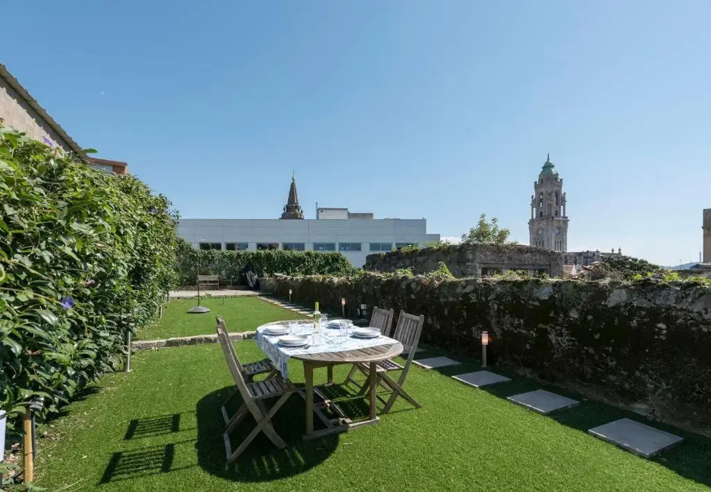 BmyGuest - Almada Garden Apartment