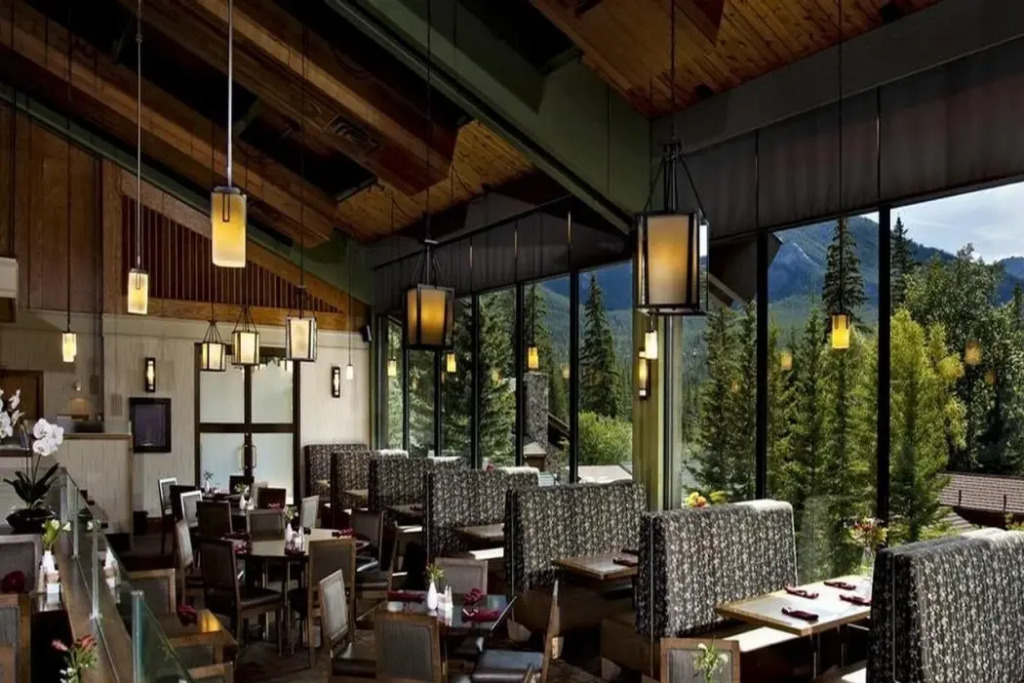 Peaks Hotel and Suites