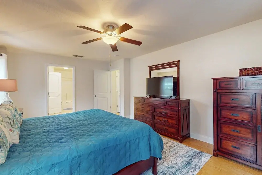 Spacious Home With Private Pool,spa, Gas Grill and Patio