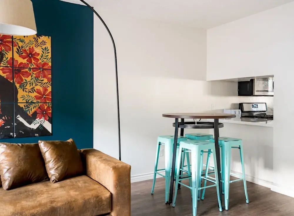 WanderJaunt-Serrano-2BR-Point Loma
