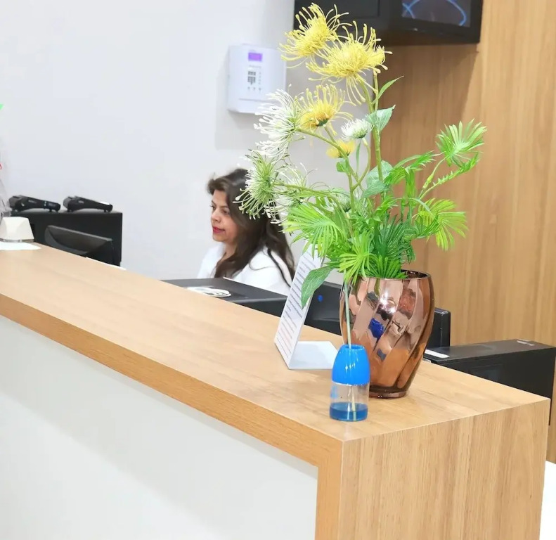 VR2 Hotel